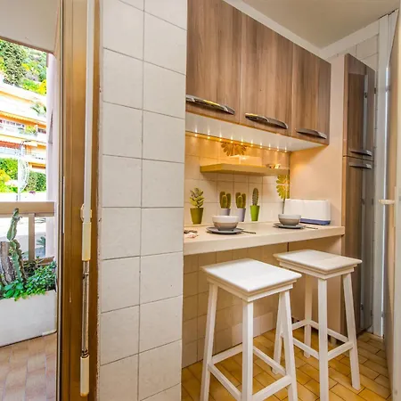 2 Pieces Confortable A Garavan - Parking דירה