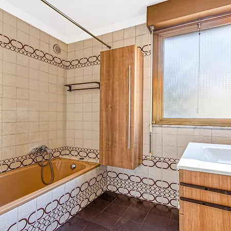 2 Pieces Confortable A Garavan - Parking * מנטון