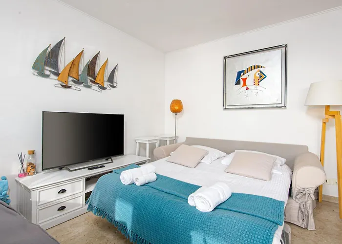 2 Pièces Confortable à Garavan - Parking Appartement *