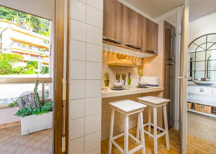 2 Pièces Confortable à Garavan - Parking Appartement